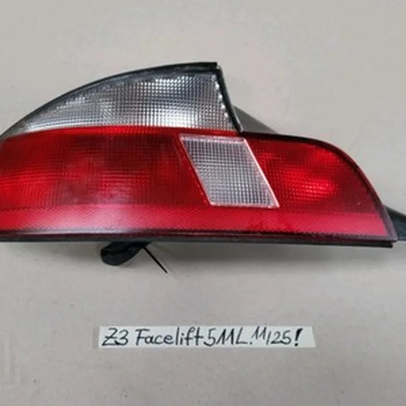 BMW Z3 Roadster Rückleuchte Rücklicht Bremslicht 8384511 LINKS rot weiss Kratzer