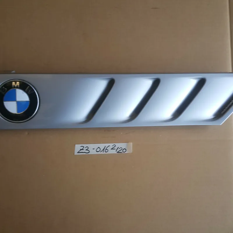 BMW Z3 Lufteinlass Ki​emen Ziergitter Motorhaube Titan Silber RECHTS 8398016