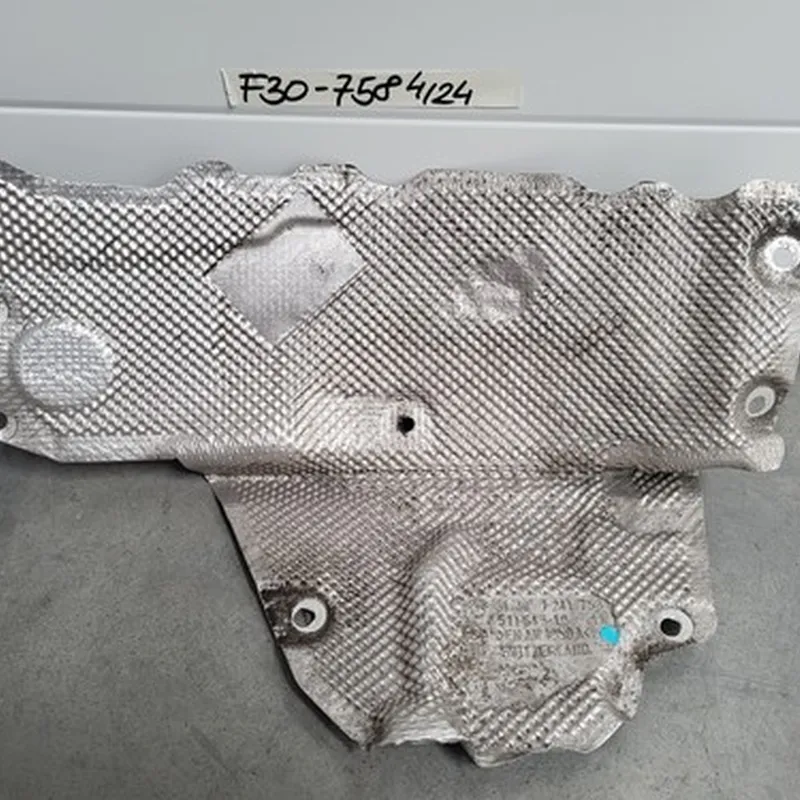 BMW F20 F21 F22 F23 F30 F31 F34 F35 Hitzeblech Wärmeschutz Motorträger 7241758