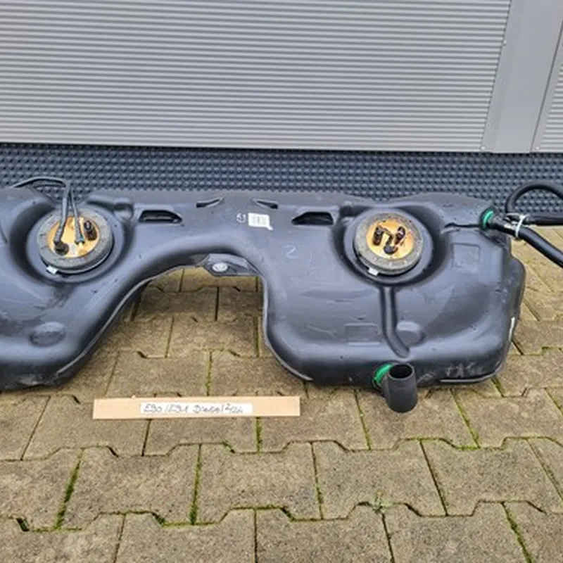 Tank BMW E90 E91 E92 E93 Diesel Kraftstoff Tank 7283802 mit Pumpe  