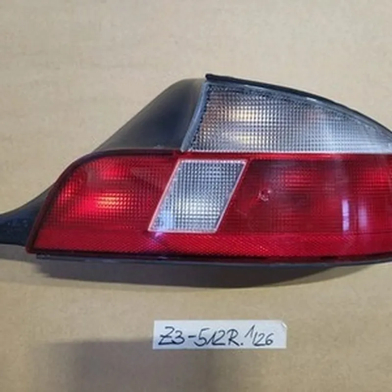 BMW Z3 Roadster Rückleuchte Rücklicht Bremslicht 8384512 RECHTS  rot weiss 