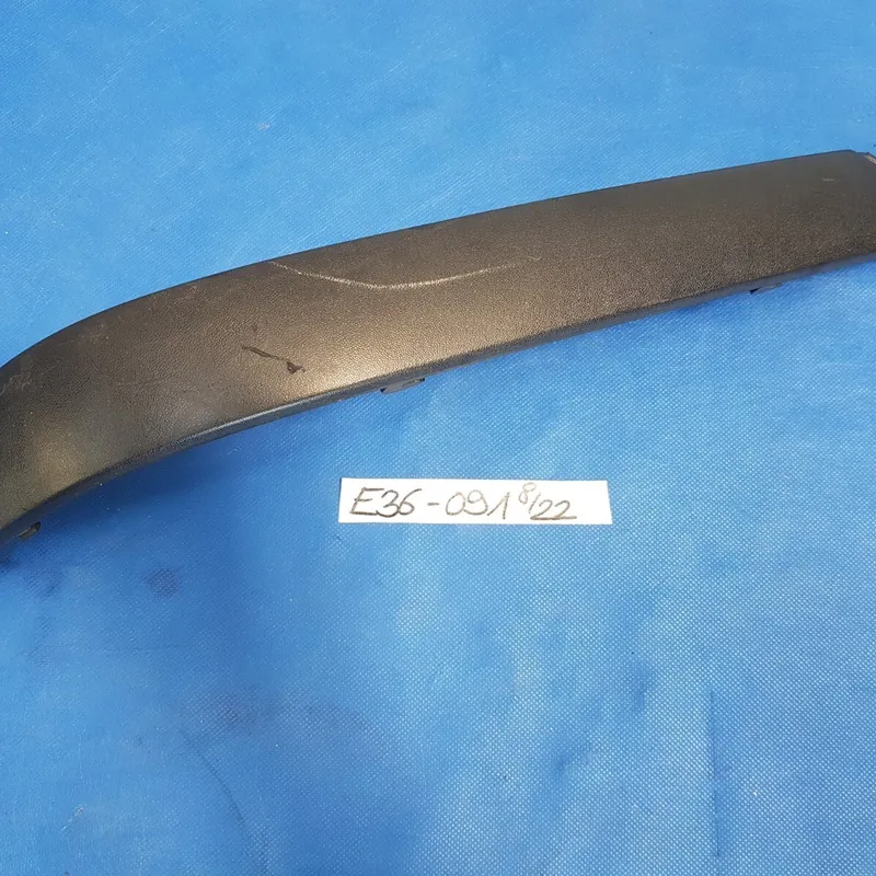 BMW E36 Compact  Zier Leiste Stoßstange Stossleiste Hinten links 8146091