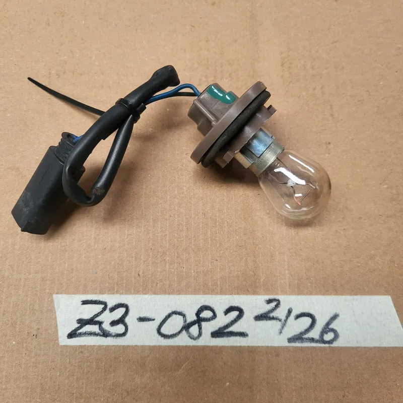 BMW Z3  Blinker Birne im Scheinwerfer mit Lampen Fassung /  Stecker Kabel Stück