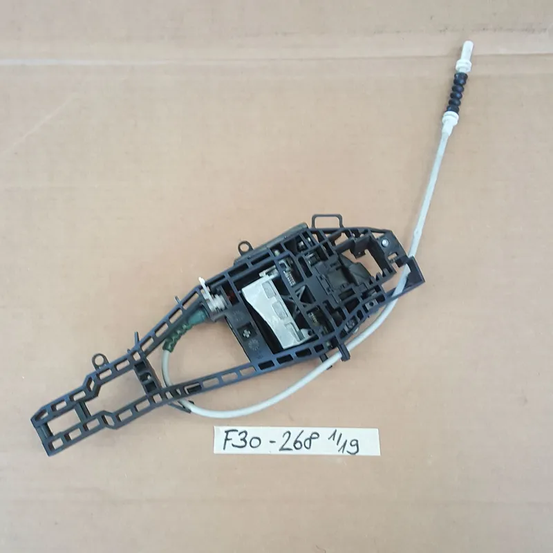 BMW F30  F31  F35  F80 Tür Griff Träger Aussen Rahmen hinten rechts  7332268