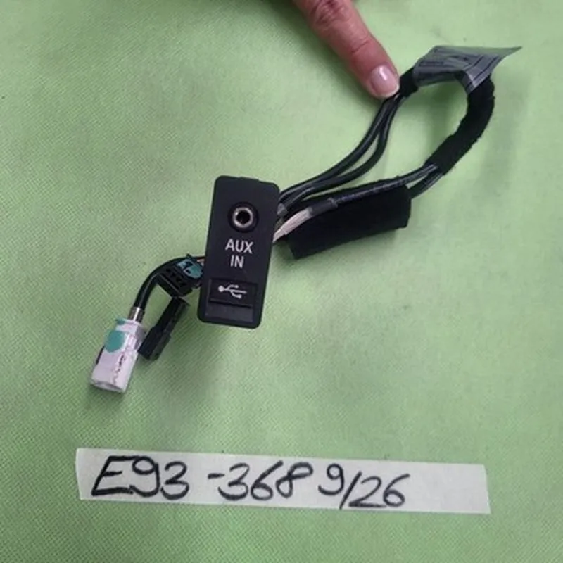 BMW E90 E91 E92 E93 E87 USB Audio Buchse AUX IN Schalter 9129651 Kabel 9129368