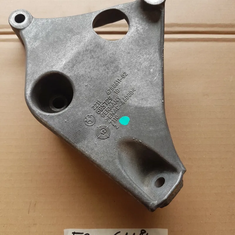 BMW F30 F31 F20 F21 F22 F34 F32 F33 F36 Motor Halter Träger links 6788611