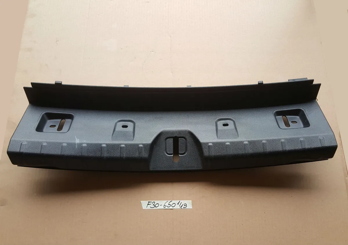 BMW F30  F35  F80 Kofferraum Verkleidung  Blende Ladekante schwarz 7351650