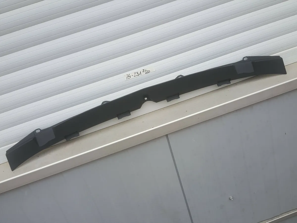 BMW Z4 E85 Roadster Blende Verdeck Abdeckung Leiste Wasser Wind Abweiser 7110231
