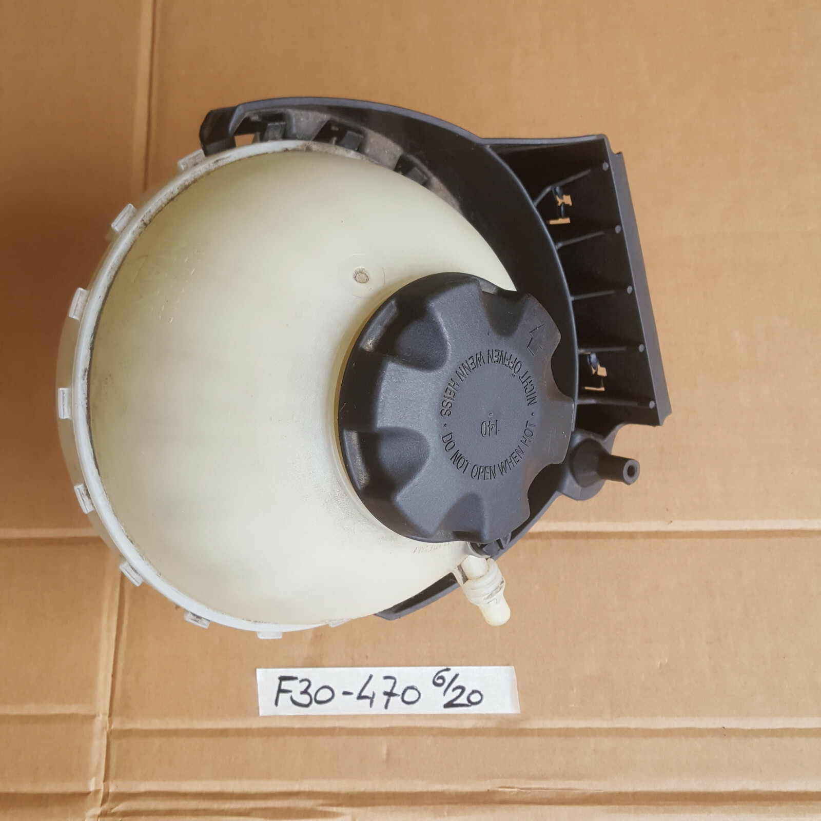 BMW F30 F31 F34 F35 F20 F21 F32 Kühlwasser Behälter Augleichsbehälter 7609470