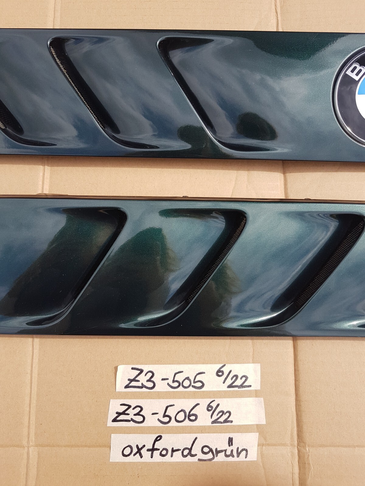 BMW Roadster Z3 Lufteinlass Ki​emen Ziergitter Motorhaube oxford grün R+L