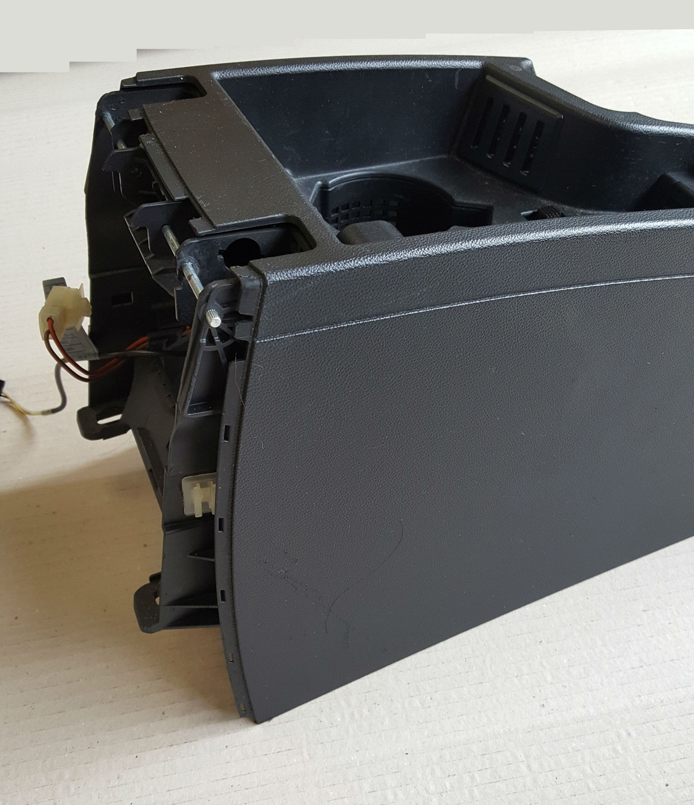 BMW E90 E91 Mittelkonsole Telefon Konsole Aux In Anschluss Zigaretten Anzünder