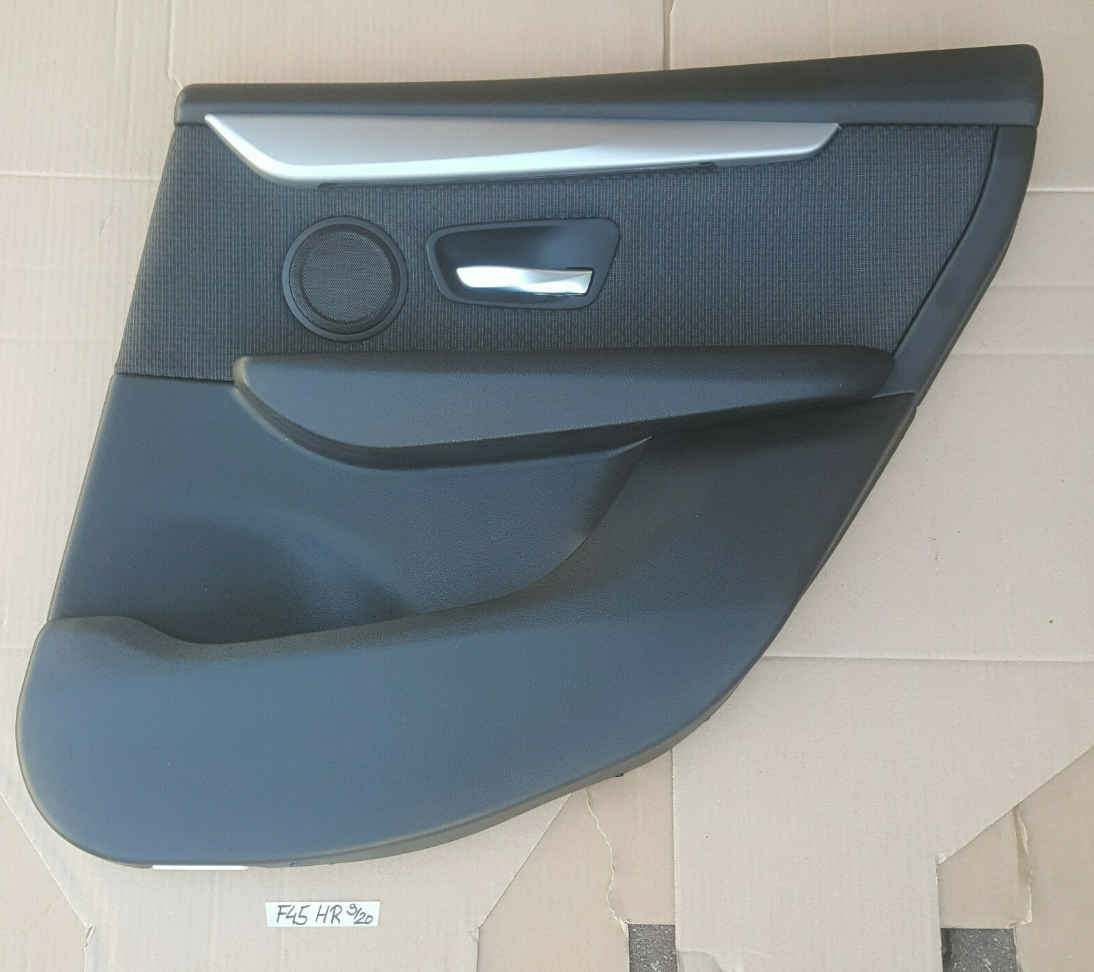 BMW F45 Tür Verkleidung HINTEN RECHTS Stoff Grid Anthrazit Lichtpaket ABHOLUNG 