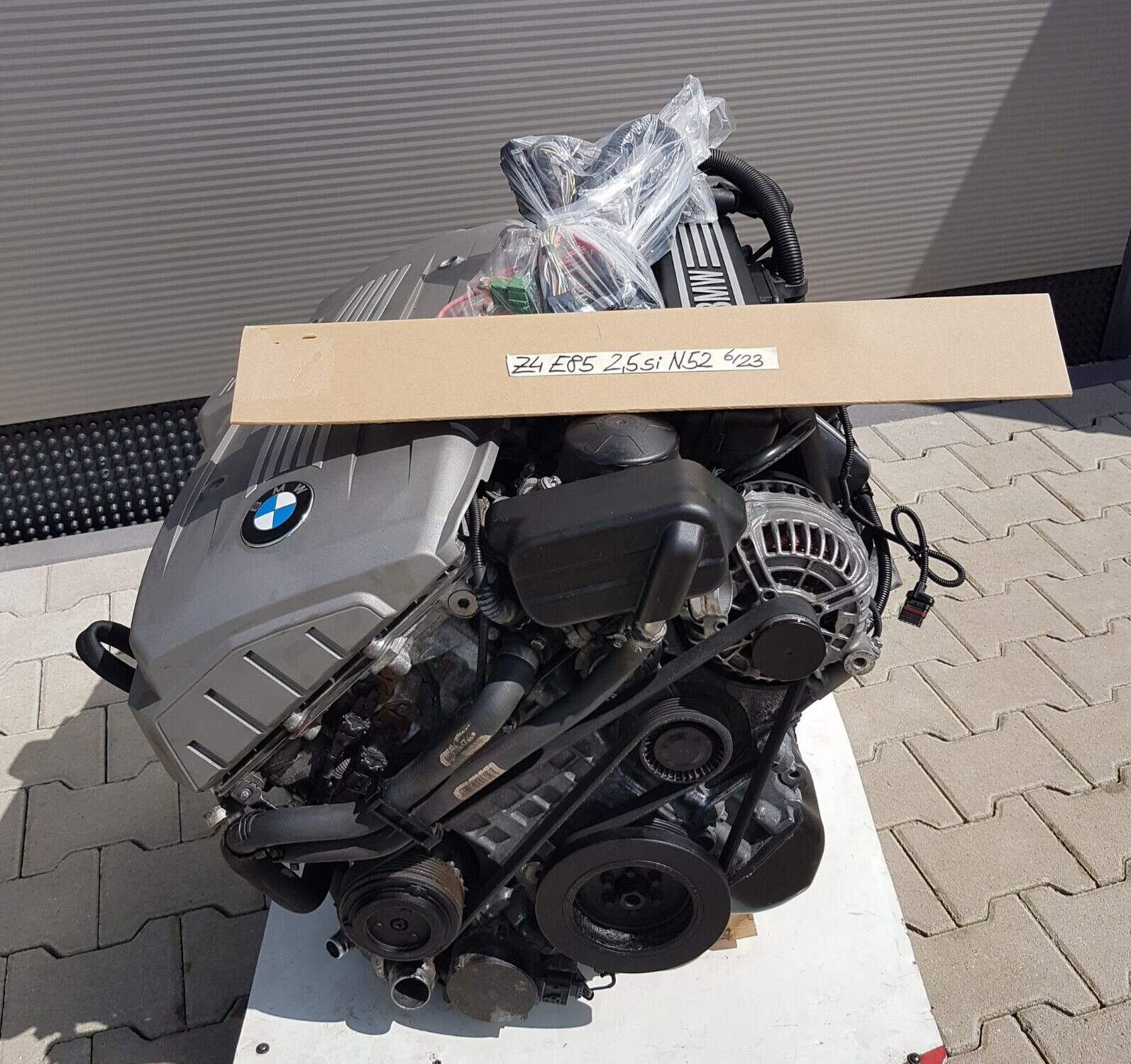 BMW Z4 E85 Motor 177 PS  2,5i Engine N52 Zylinderkopf ca. 103.000 Km ABHOLUNG