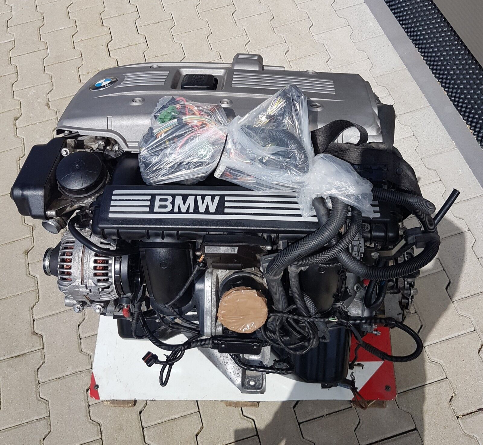 BMW Z4 E85 Motor 177 PS  2,5i Engine N52 Zylinderkopf ca. 103.000 Km ABHOLUNG