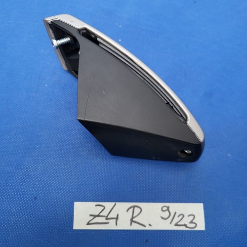 BMW Z4 E85 Beifahrer Sitz Spange Gurt Halter RECHTS 7053848