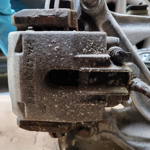 BMW E61 Achsschwinge Achsschenkel Stoßdämpfer Schwenklager HINTEN LINKS 6758715