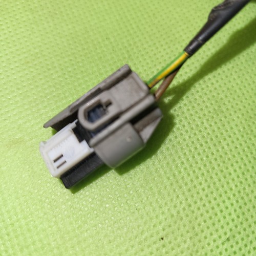 BMW Z4 E85 E86  Gegen Stecker für Spritzdüse in der Motorhaube 