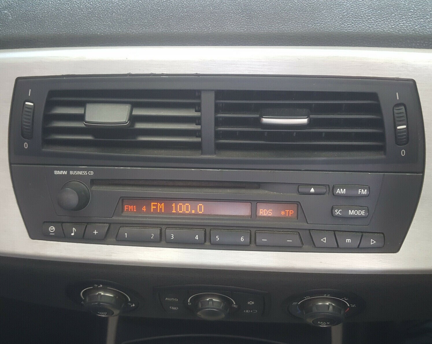 BMW Z4 E85 E86 X3 E83 CD Radio BMW Business Audio Tuner CD Player  9173686