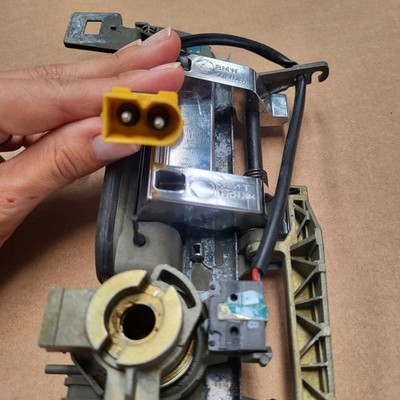 BMW Z3 Roadster Coupe Türgriff Tür Öffner Griff außen VORNE RECHTS 1960801 Chrom