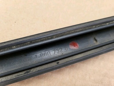 BMW E36 Limousine Touring Zierleiste Stoss Leiste Tür Vorne Rechts 1960732