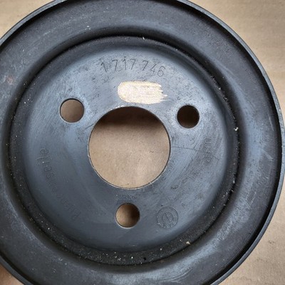 BMW E30 E34 E36  Riemenscheibe 1717746 Servopumpe