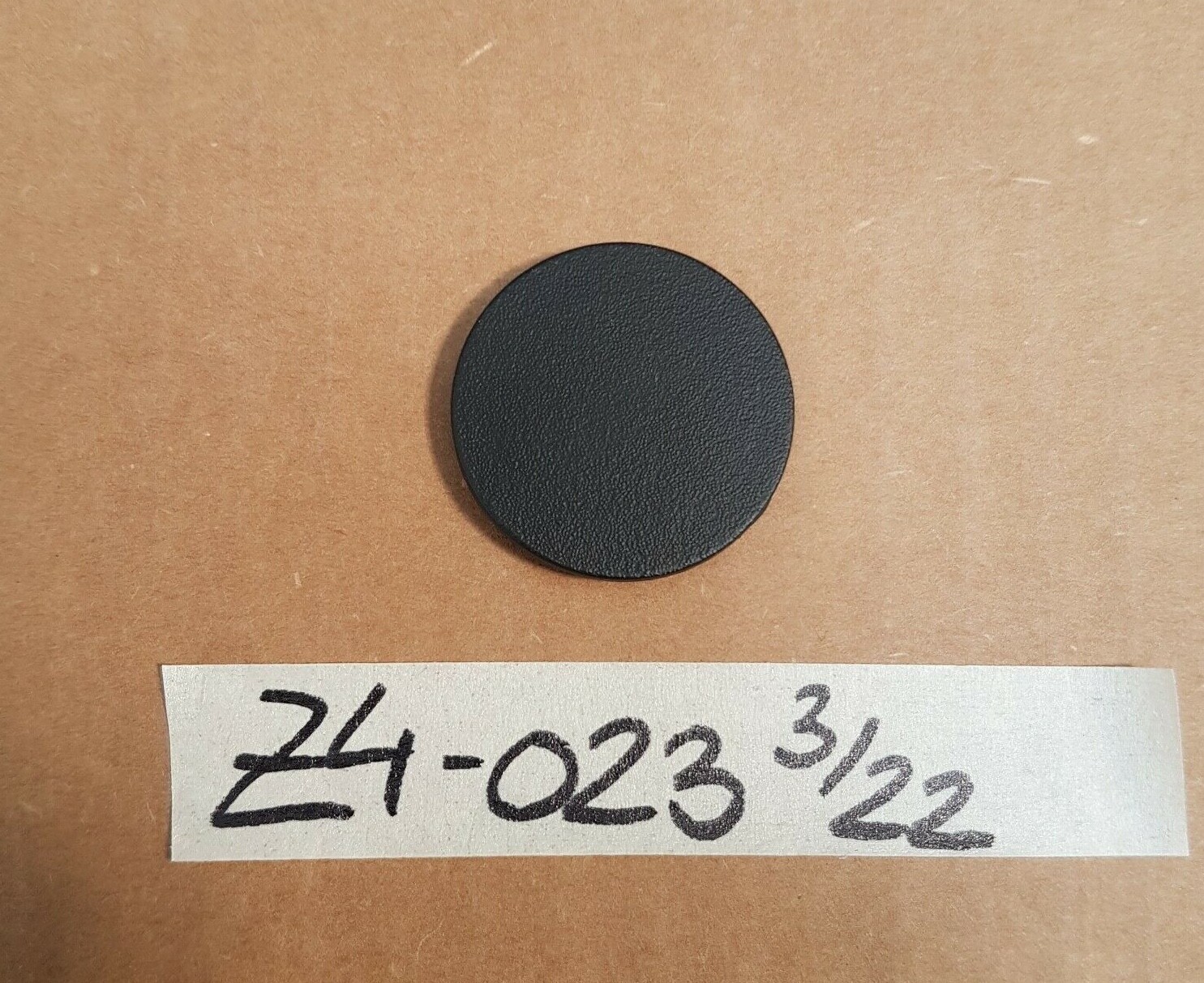 BMW Z4 E85 Blindstopfen  Abdeckung in der Seiten Verkleidung hinten 7068023