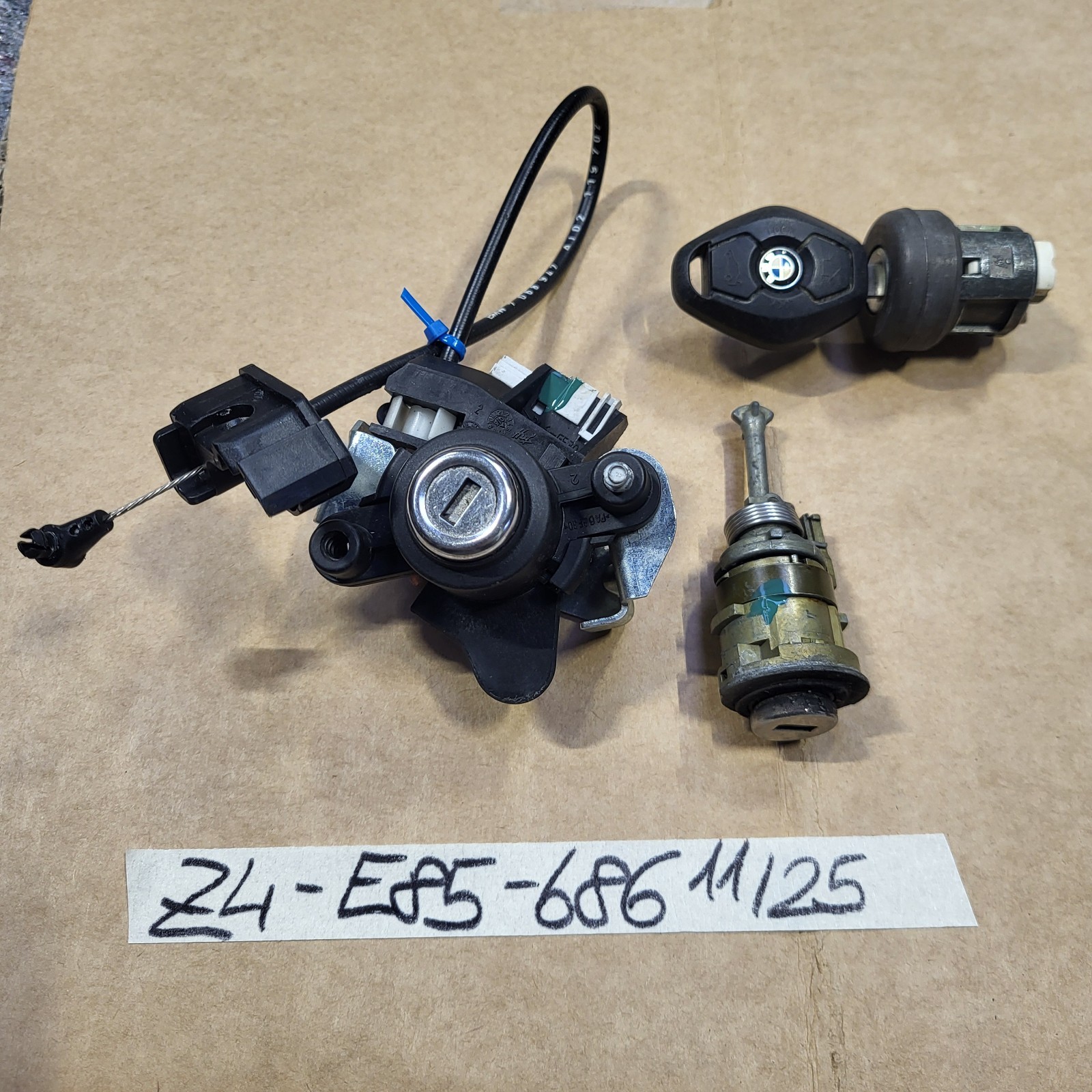 BMW Z4 E85 Schließung Zündschloss Tür Schloss  Zylinder Kofferraum Schloss