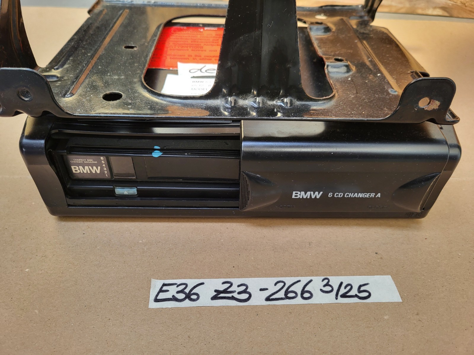 BMW Z3 Roadster Coupe CD Wechsler 8360284 + 6 Fach Magazin Changer DEFEKT