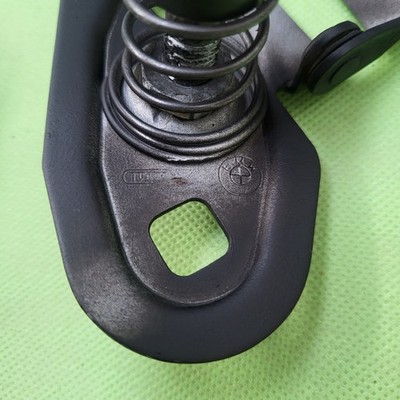 BMW Z3 Roadster Coupe  Haubenzapfen 8122267 Fanghaken Motorhaube rechts 8397693