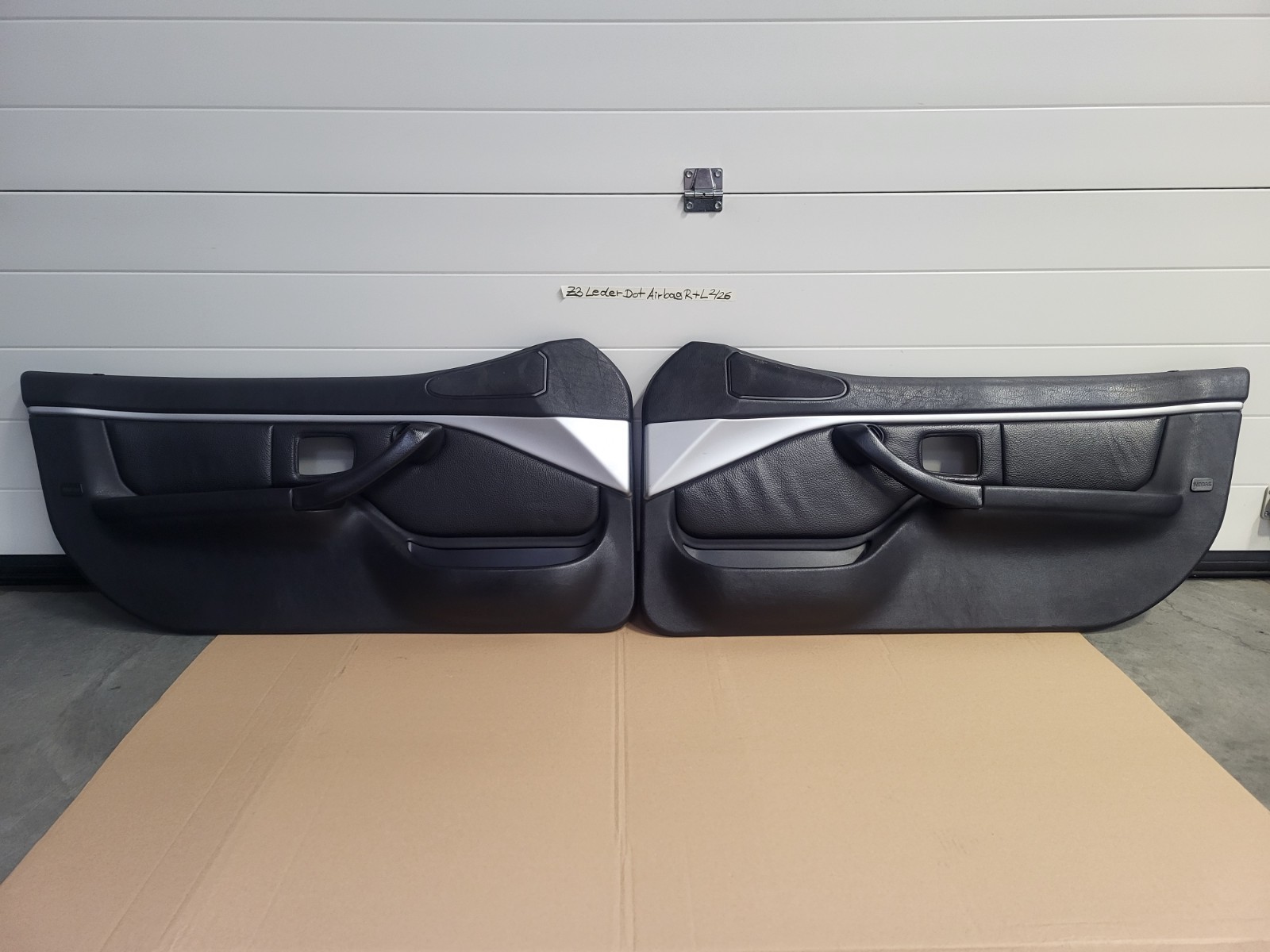 BMW Z3 Tür Verkleidung Leder Schwarz RECHTS LINKS Türgriff  Airbag-Klappe Chrom