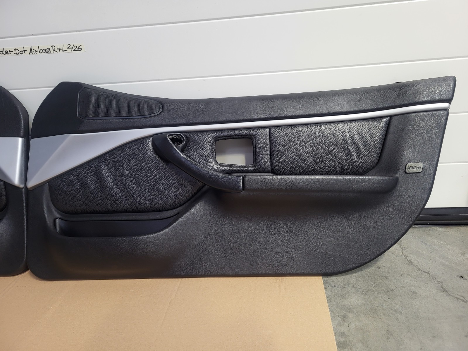 BMW Z3 Tür Verkleidung Leder Schwarz RECHTS LINKS Türgriff  Airbag-Klappe Chrom