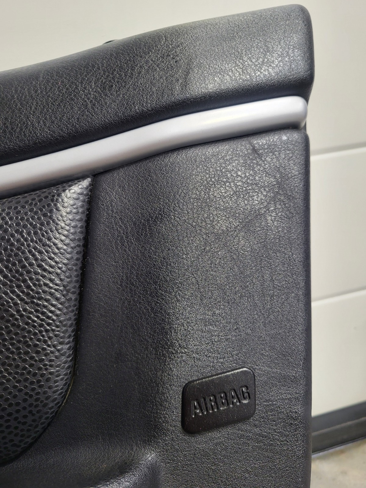 BMW Z3 Tür Verkleidung Leder Schwarz RECHTS LINKS Türgriff  Airbag-Klappe Chrom