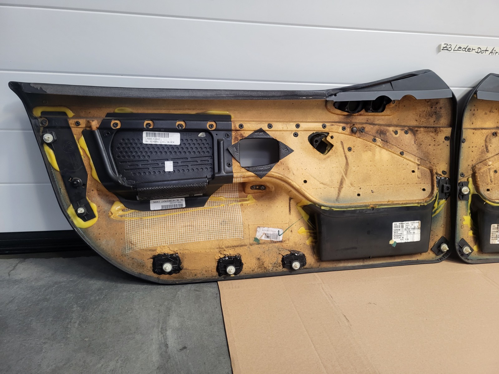 BMW Z3 Tür Verkleidung Leder Schwarz RECHTS LINKS Türgriff  Airbag-Klappe Chrom