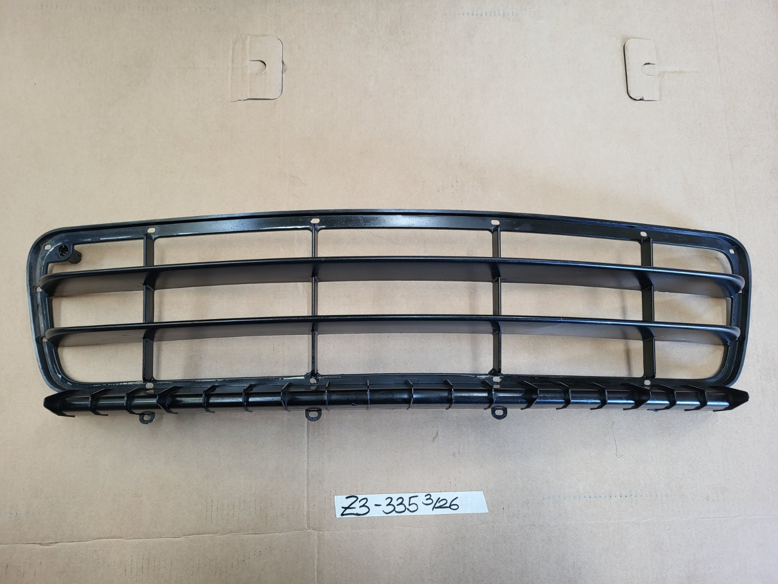 BMW Z3 Roadster Coupe Gitter Verkleidung Stoßstange 6 Zylinder VORNE 8399335