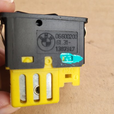 BMW E36 Z3 Schalter für Sitzheizung Stecker Sitzheizungsschalter 1387917