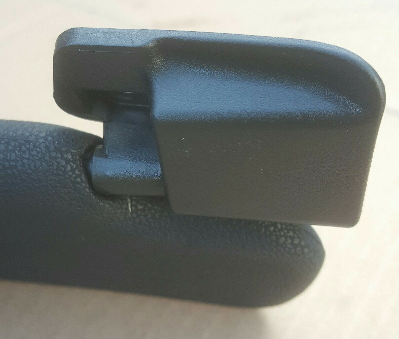 BMW Z4  E85 Sonnenblende Sonnen Schutz Blende schwarz VORNE RECHTS 7016666