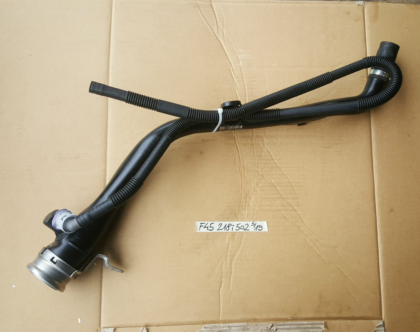 BMW 2er F45 Active Tourer Benzin Tank Einfüll Rohr Kunststoff 7300502