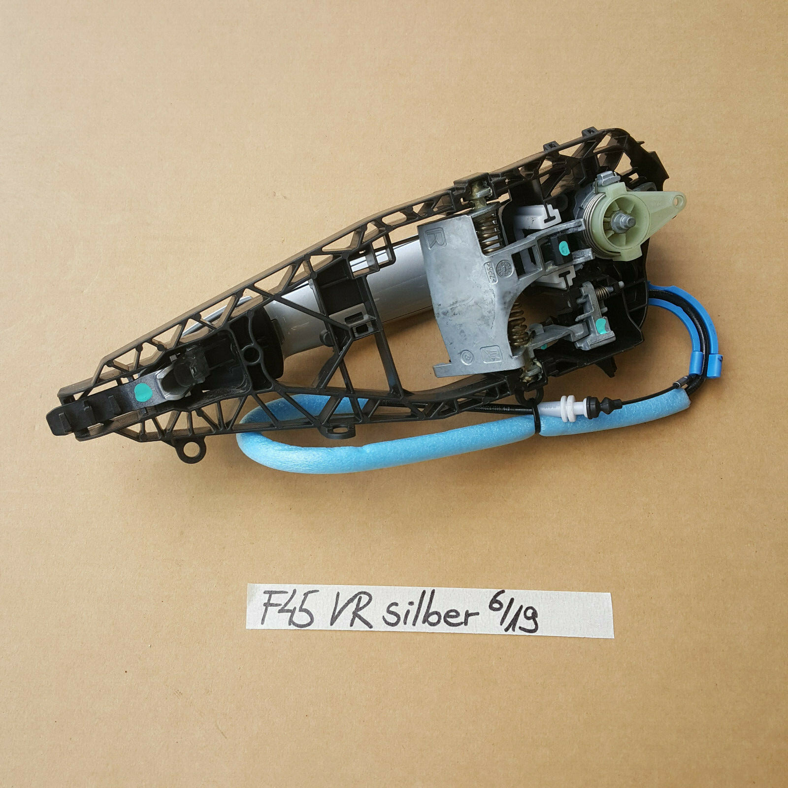 BMW 2er F45 F46 X1 F48 Tür Griff aussen VORNE  RECHTS Glacier Silber A83 