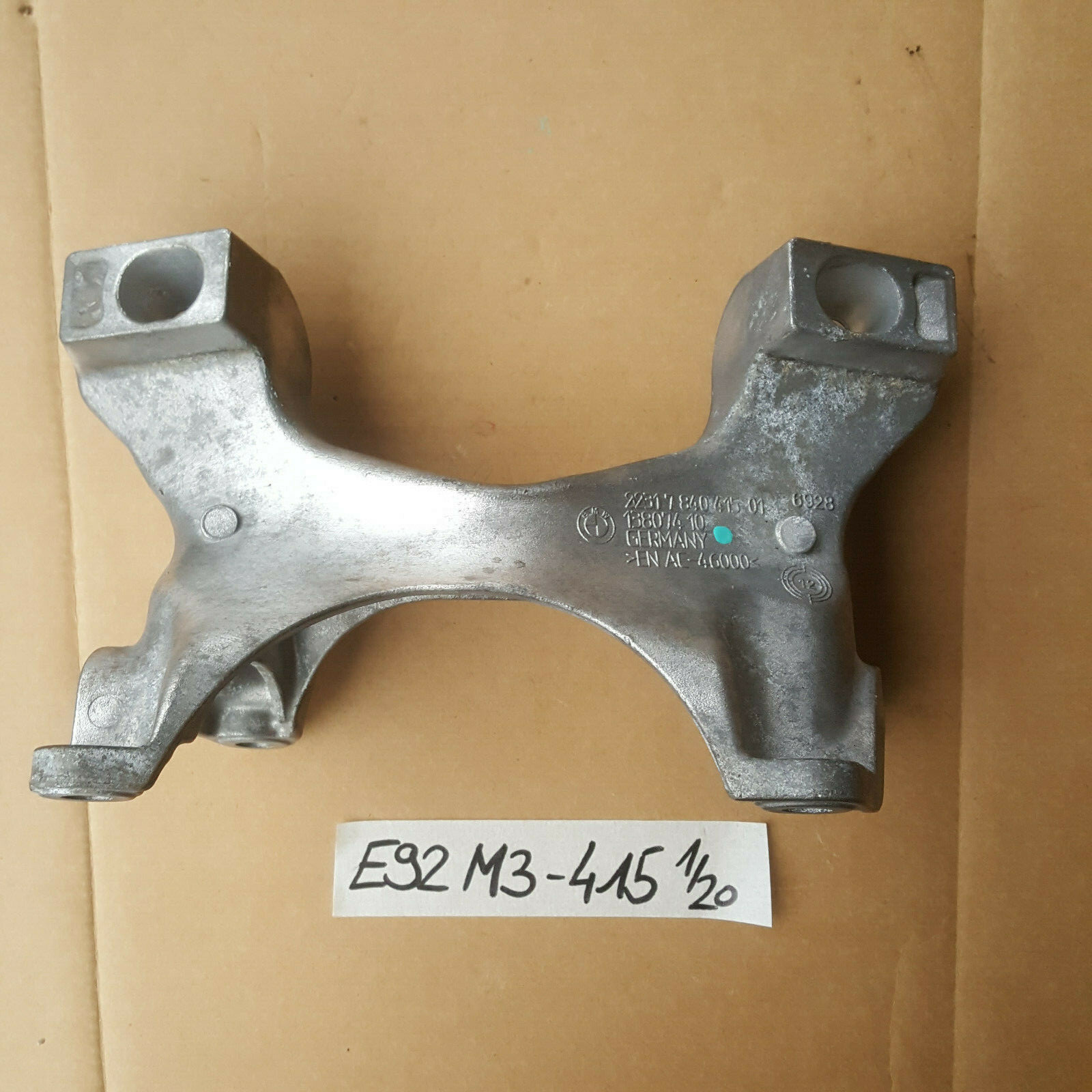 BMW E90 E92 E93 M3 Getriebetragbock 7840415 Halterung DKG Getriebe Träger Halter