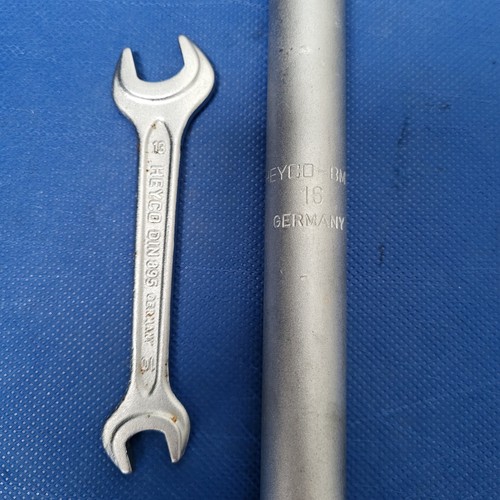 BMW E36 + Z3 Bord Werkzeug Abschlepp Öse Haken Maulschlüssel Keil Rad Schlüssel