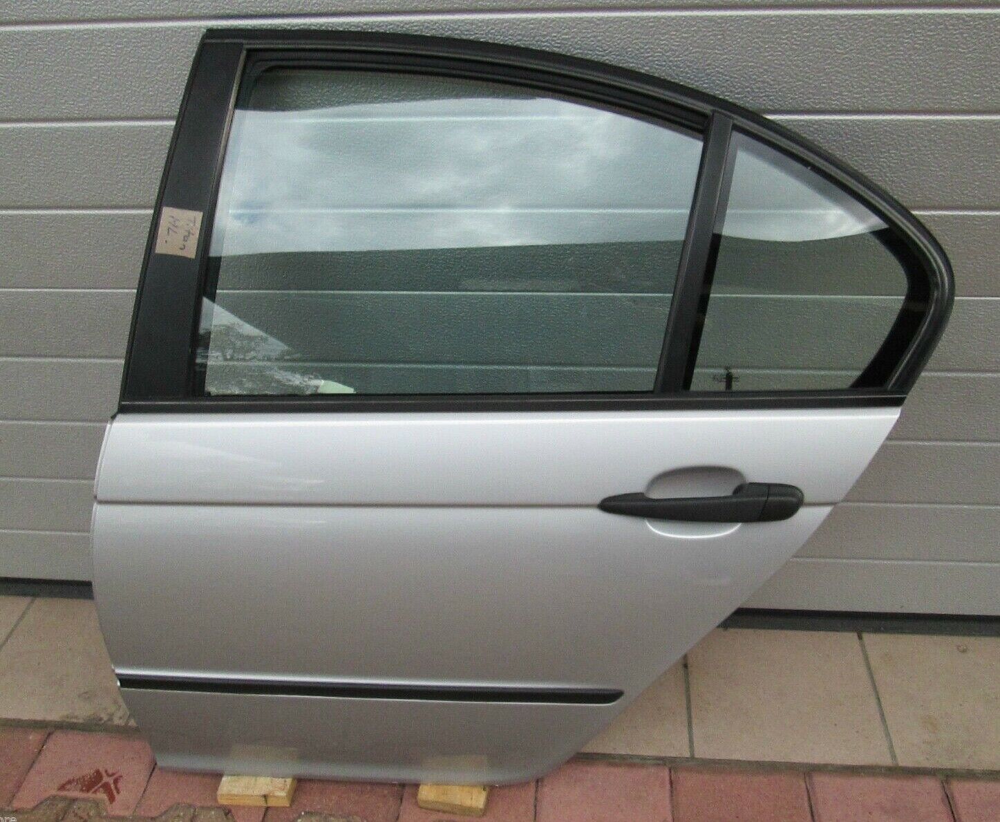 BMW E46 Limousine Tür HINTEN LINKS Seitentür Fahrer Seite TITAN Silber + Scheibe